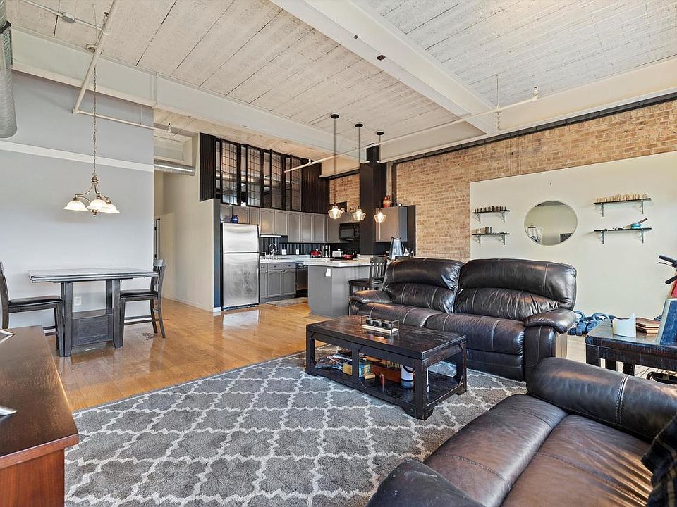 1st image of 234 East Reservoir AVENUE #209