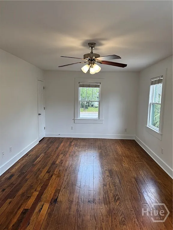 2 bed, 1.0 bath, 1242 sqft, $1,800 — Photo 2