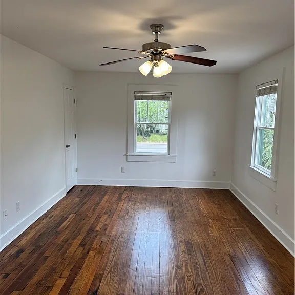 1305 E Anderson St — Photo 2