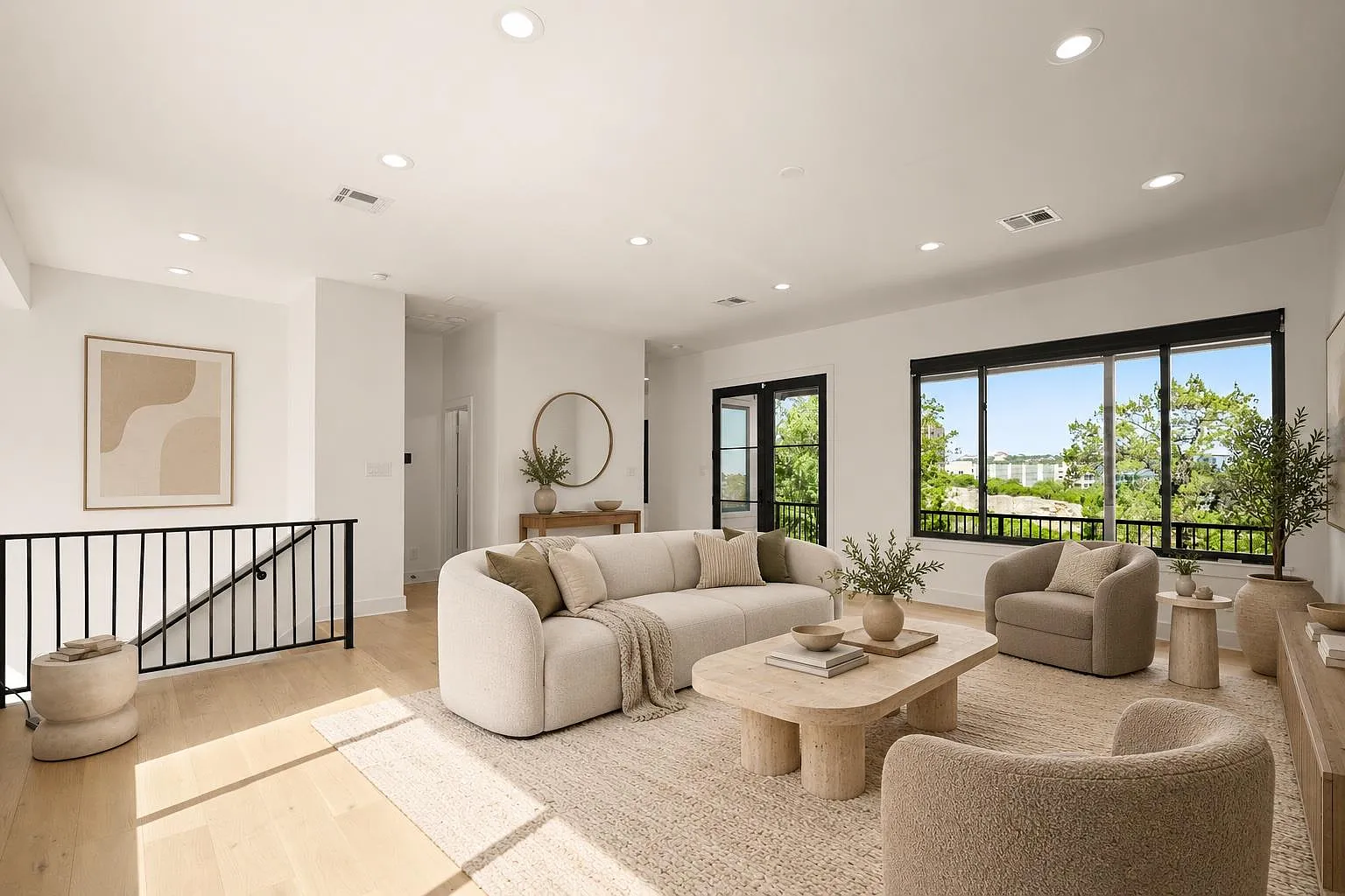 4 bed, 2.5 bath, 2680 sqft, $9,500 — Photo 1
