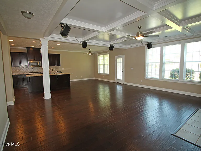 7218 Hoffman Dr — Photo 11