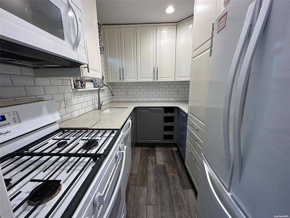 1st image of 70A Sea Cliff Avenue #Lower