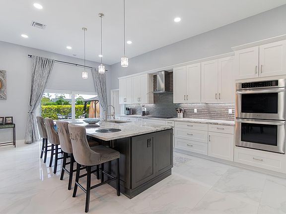 3rd image of 13621 Barberry Drive