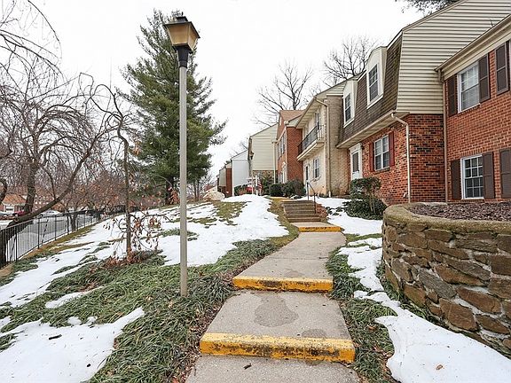 3rd image of 748 College Pkwy #7