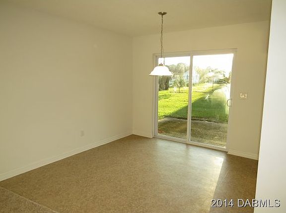 3rd image of 1858 Queen Palm Dr