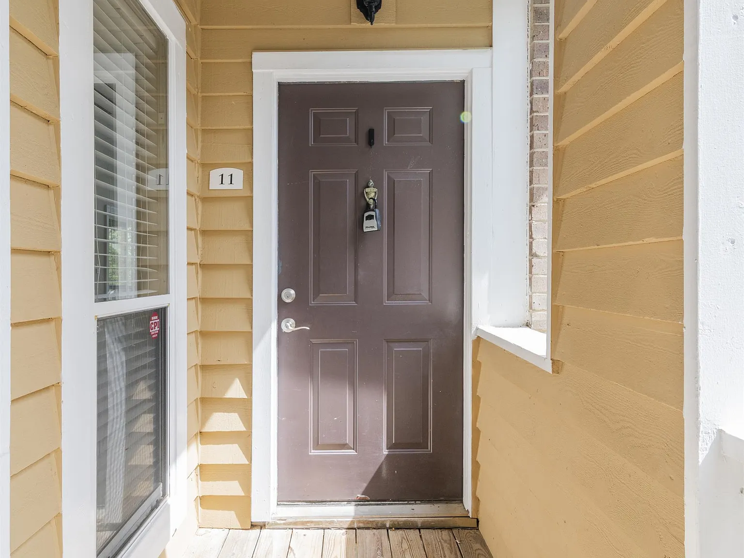 2516 Cranbrook Ln — Photo 2