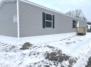 6621 W Ridge Rd #V17, Fairview, PA 16415