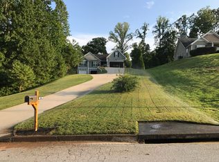 329 Cooper Creek Dr, Dallas, GA 30157