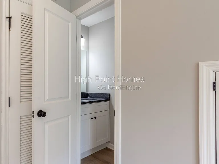 400 Gallery Ln #A4 — Photo 16