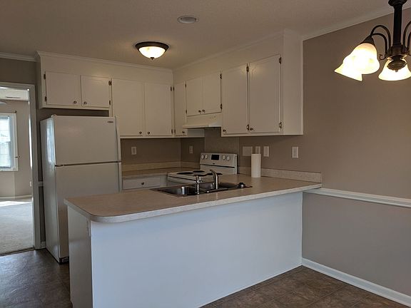 5th image of 3821 E Vancroft Cir Unit F2