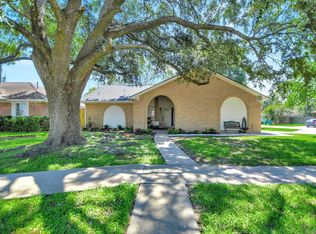 21902 Meadowhill Dr, Spring, TX 77388