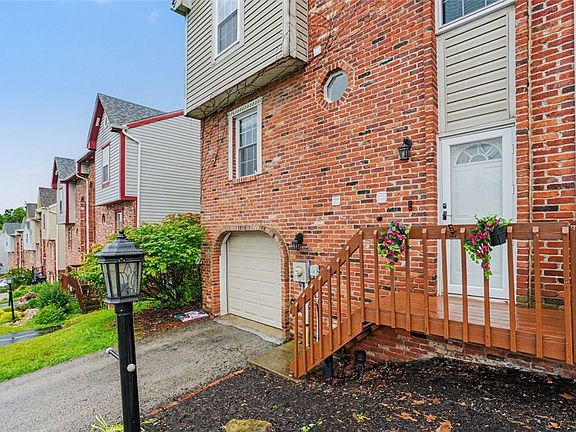 2nd image of 149 Villa Dr