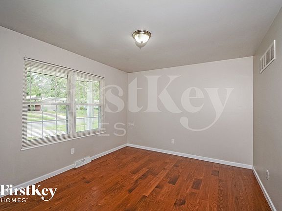 4th image of 2525 Dove Dr