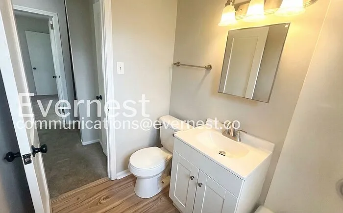 685 Valerie Ln — Photo 7