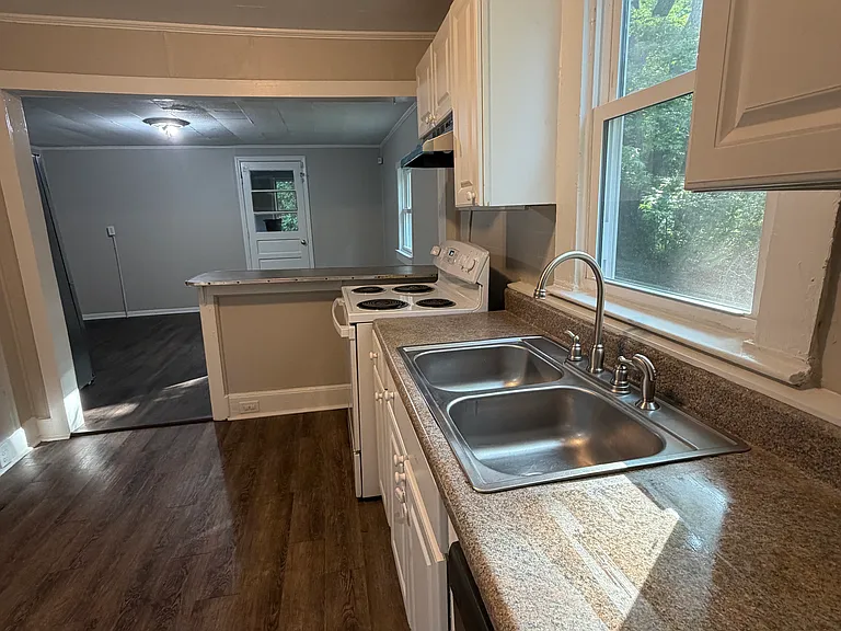 819 Chestnut St — Photo 12