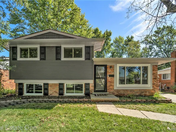 1210 Kenilworth Pl, Clawson, MI 48017