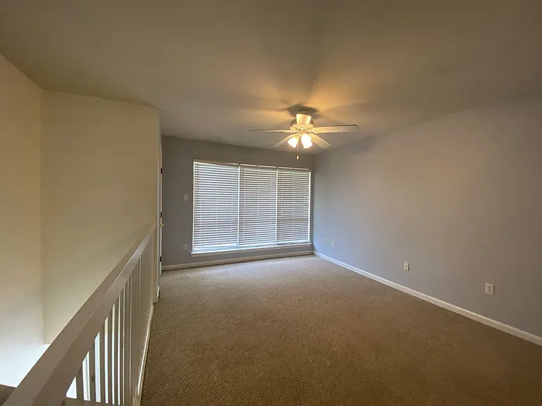 454 W Parker Blvd #B9 — Photo 7