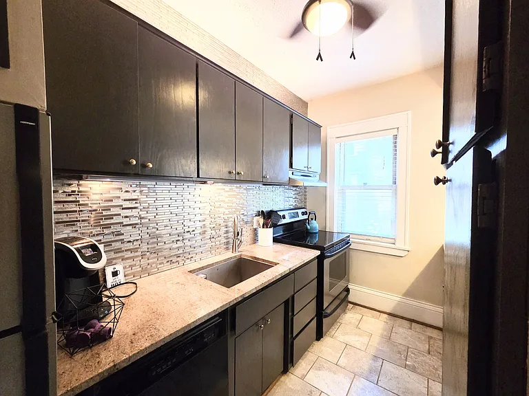 391 Laurel Ave #103 — Photo 5