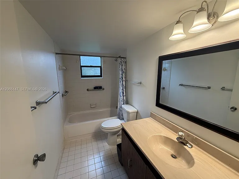 7995 SW 86th St #305 — Photo 3