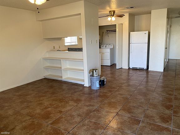 4th image of 306 Richards St #A