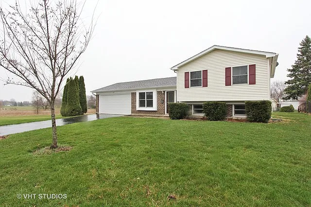 665 Meadowbrook Ln photo 1