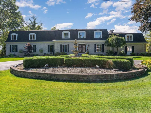 25424 Northshore Dr, Elkhart, IN 46514