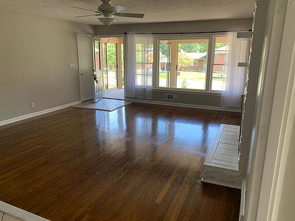 2nd image of 3122 McMahan Blvd