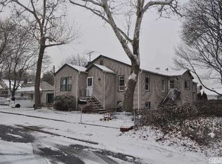 294 43rd St, Lindenhurst, NY 11757