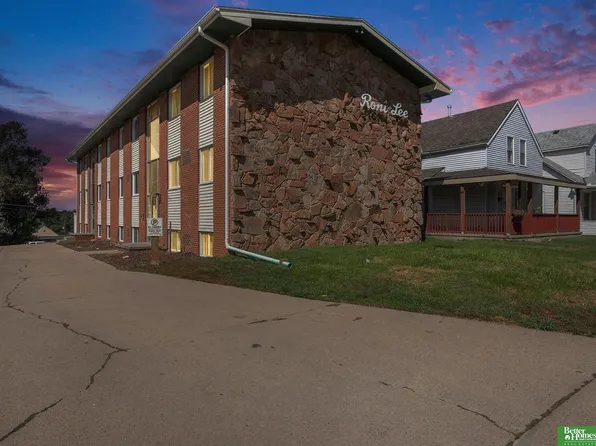 4422 S 25th St, Omaha, NE 68107