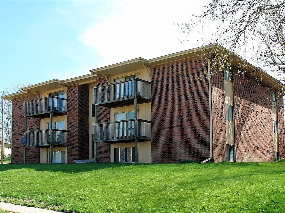 1st image of 1511 Thomas Dr APT 4