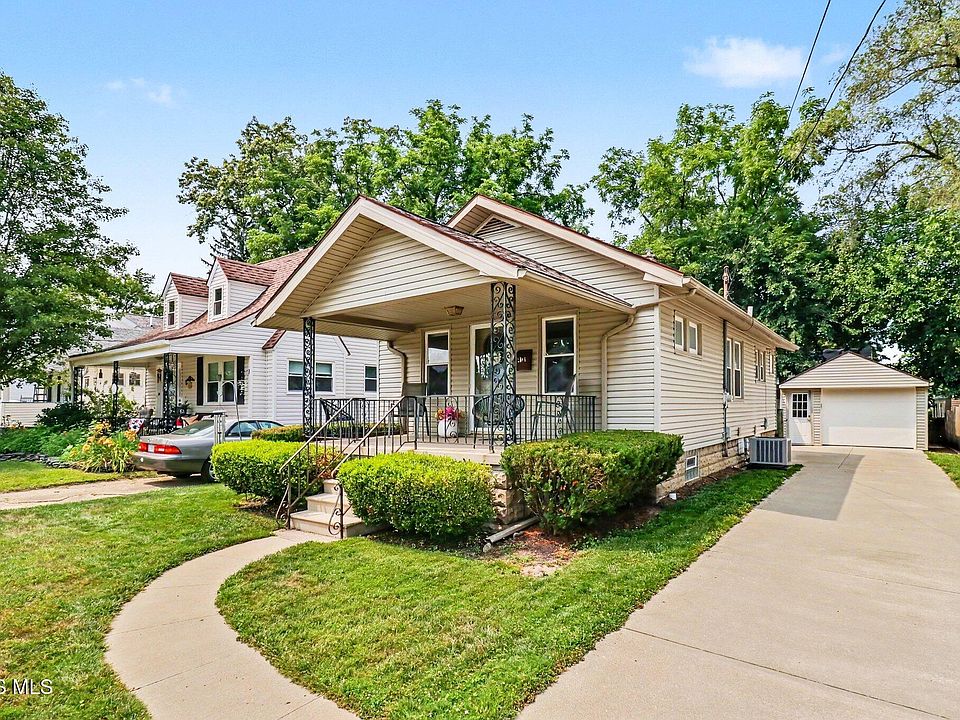 1st image of 2544 Pershing Dr