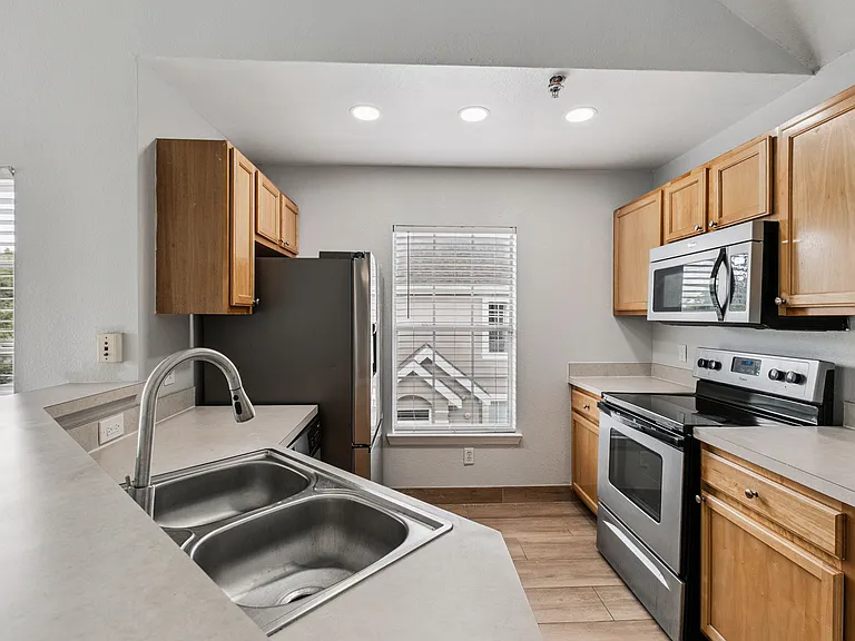 9141 Lee Vista Blvd #307 — Photo 4