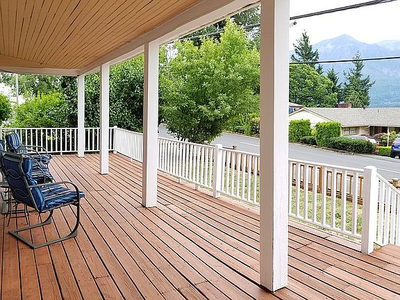 3rd image of 331 NW Vancouver Ave
