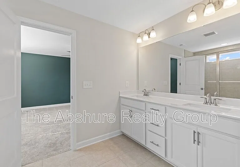 35 Village Edge Dr — Photo 31