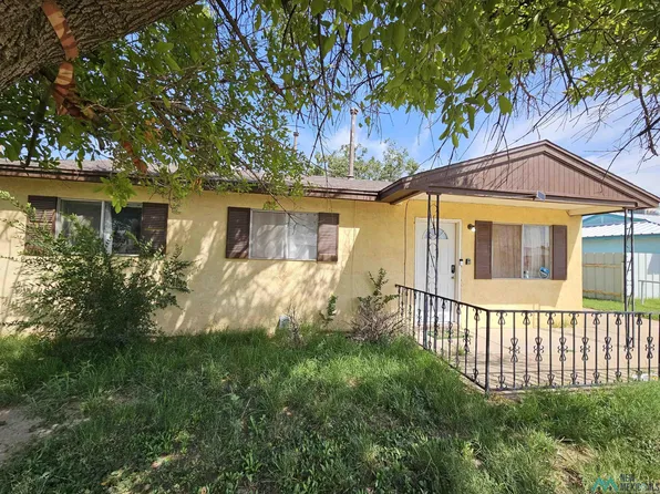 1207 E Holland Dr, Roswell, NM 88203