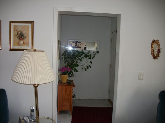 4th image of 406 Vista Ln