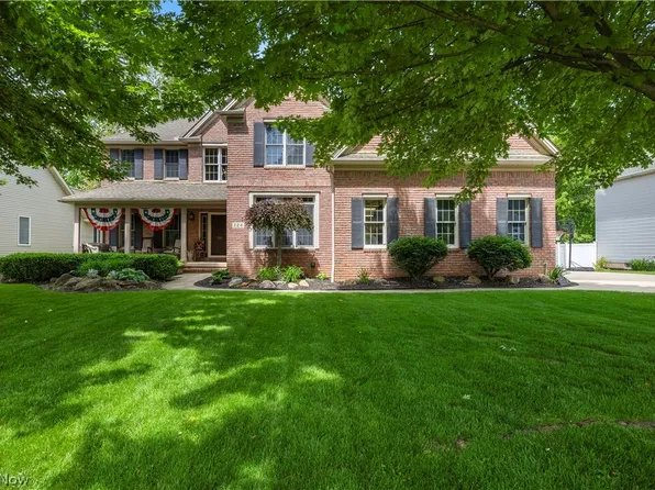 224 Sleepy Hollow Dr, Amherst, OH 44001