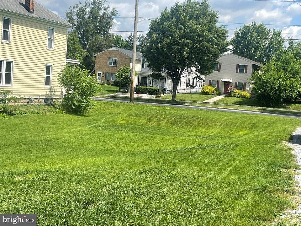 2nd image of 14 W Wilson Blvd