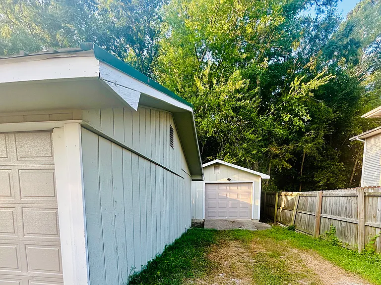 220 Long Beach Dr — Photo 34