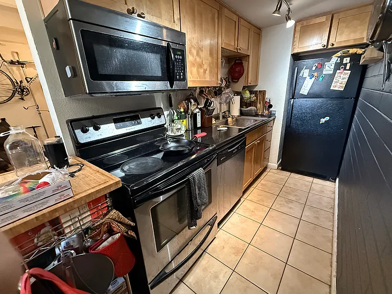 250 N Pearl St #203 — Photo 5