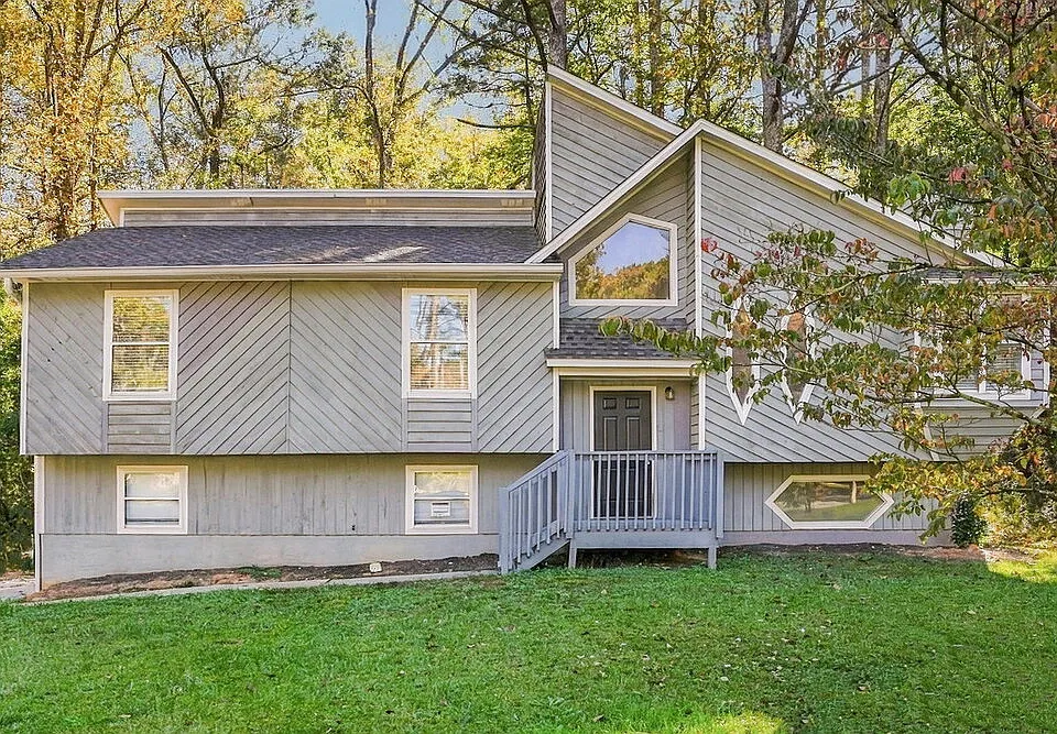 3684 Linwood Way