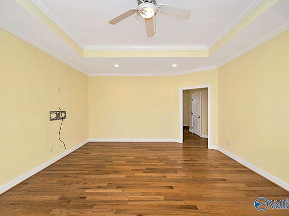 4th image of 1401 Wellman Ave NE