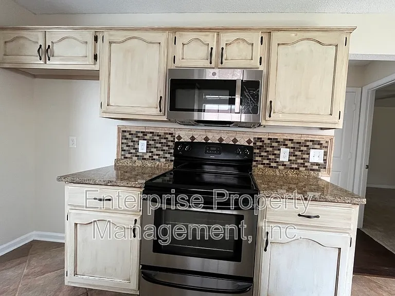 6869 Century Oaks Dr — Photo 17