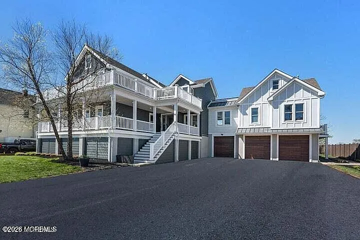 4 bed, 2.5 bath, 4000 sqft, $35,000 — Photo 2