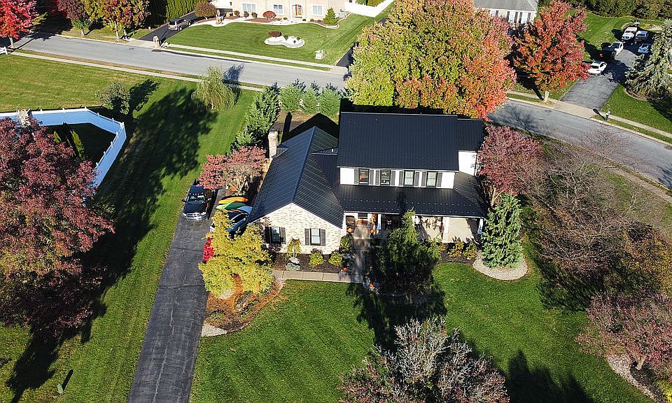 2nd image of 4915 Wagner Dr