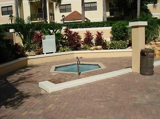 2 bed, 2.0 bath, 1114 sqft, $1,795 — Photo 4
