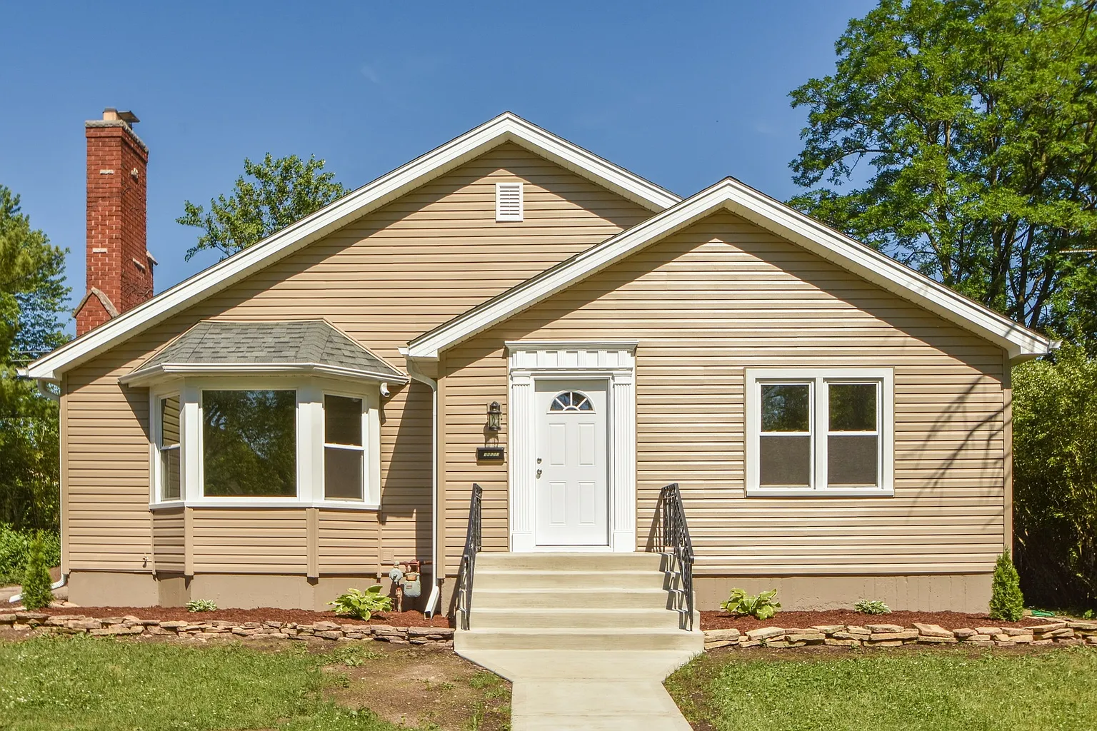 18523 Perth Ave photo 1