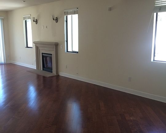 3rd image of 11611 Montana Ave #Penthouse 5