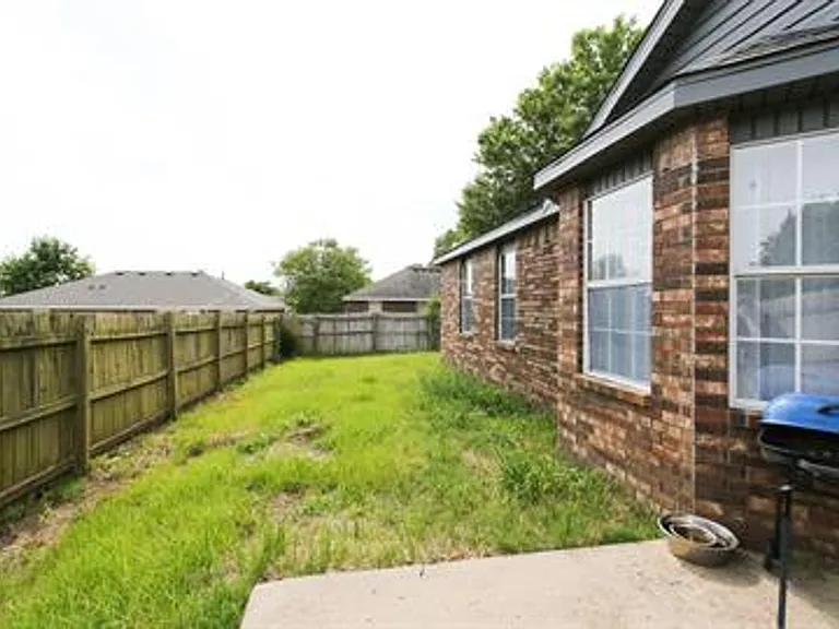1243 S Oleander Ln — Photo 13