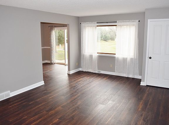 3rd image of 1773 Longwood Dr #0